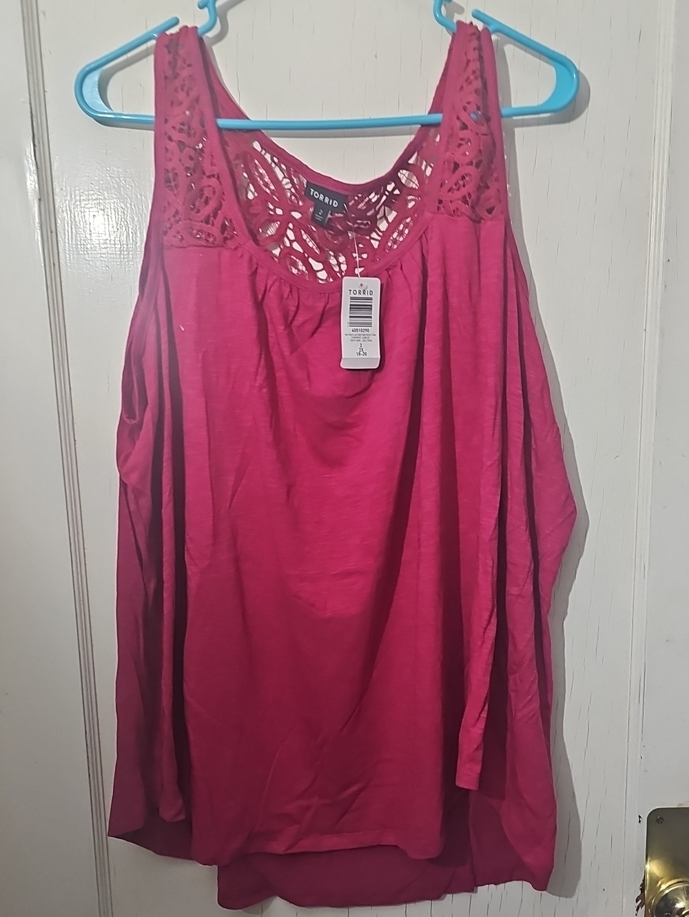 torrid Bright Pink Crochet Yoke Tank Top Sz 2 NWT